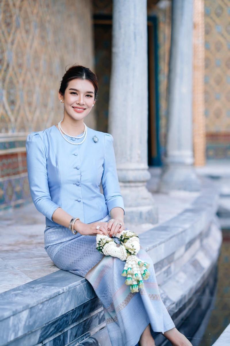น.ส.ธนพร ศรีวิราช ภรรยา ร.อ.ธรรมนัส พรหมเผ่า 