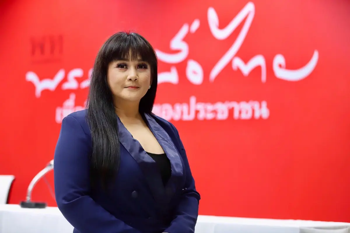 "เพื่อไทย"ดักคอ"บิ๊กตู่" หวังว่าคงไม่สั่งทหารเลี้ยงหมูแก้ราคาพุ่ง