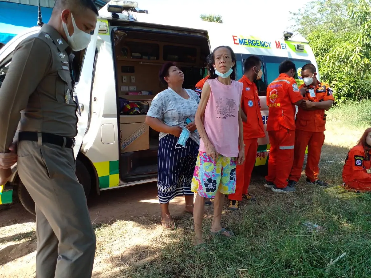 ช่างปั้นเครียดถูกโกงค่าจ้างปั้นเกือบล้าน ปีนเสาเรียกร้องให้นายกฯลาออก
