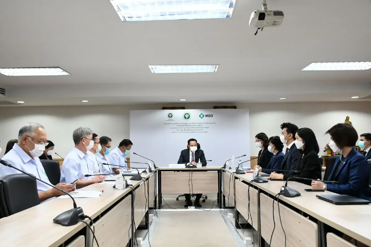 สธ.ลงนามจัดซื้อยาโมลนูพิราเวียร์ 5 หมื่นคอร์สการรักษา ช่วยผู้ป่วยโควิด