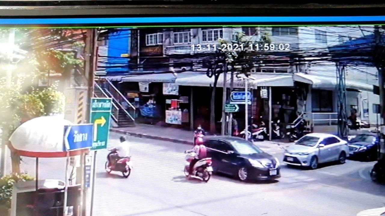 รวบแล้ว หนุ่มบุกเดี่ยวชิงทอง ร้านทองย่านพัฒนาการ อ้างโควิด หาเงินไม่ทันใช้