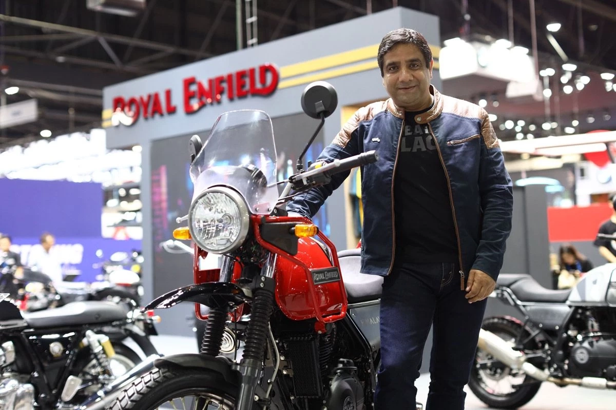 รอยัล เอ็นฟีลด์ เปิดตัว Classic 350 โฉมใหม่ของรถจักรยานยนต์รุ่นระดับตำนาน