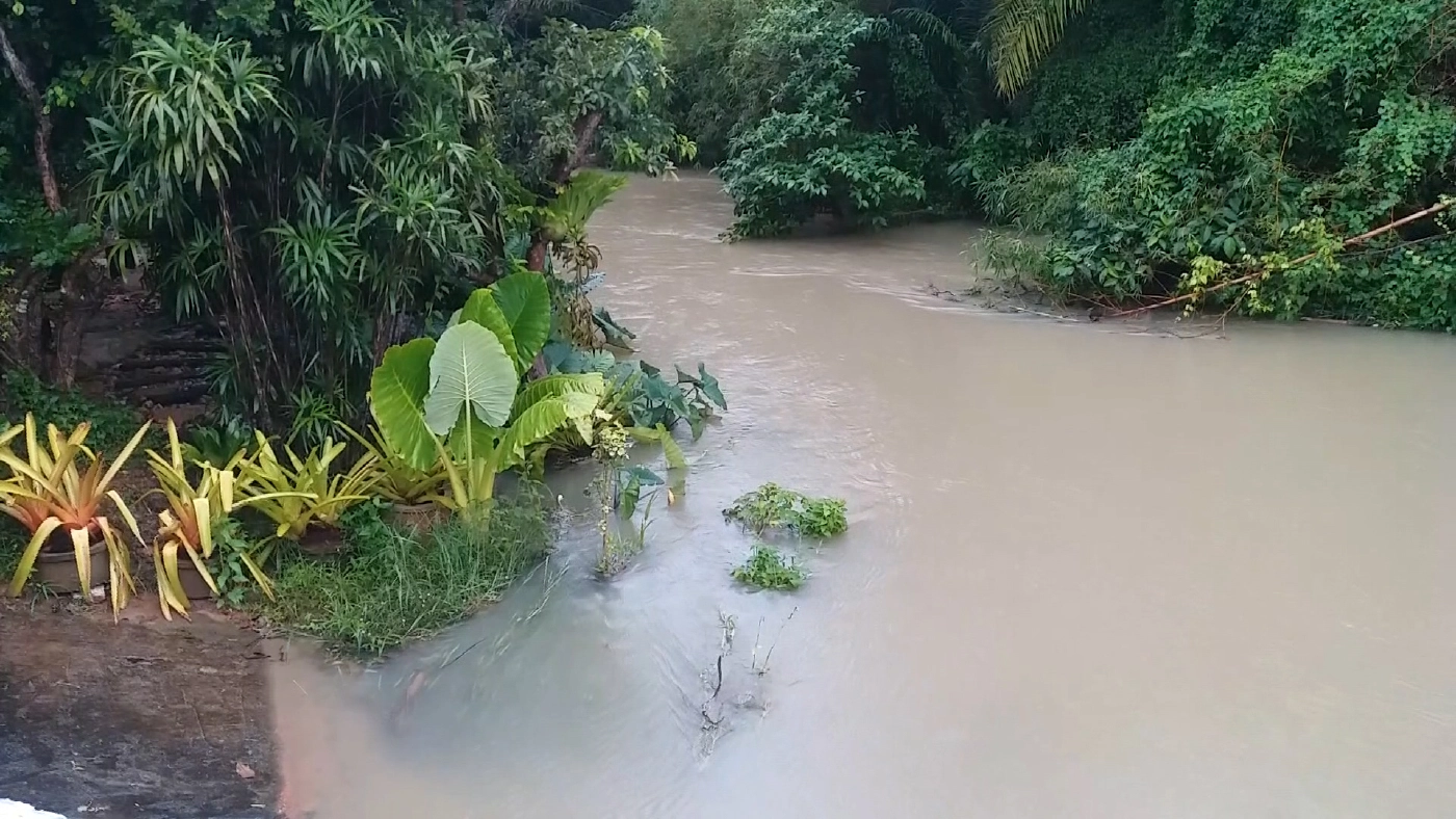 ฝนถล่มต่อเนื่องแก้มลิงเต็มพิกัด จ่อน้ำหลากท่วมเมืองนครศรีฯ