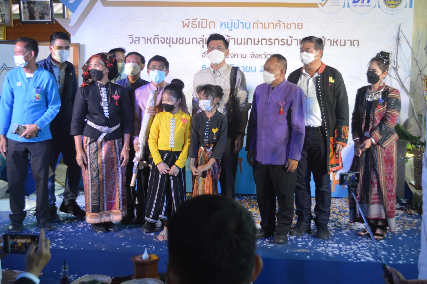 เปิดหมู่บ้านทำมาค้าขายแห่งใหม่ที่ชาวไทดำนาป่าหนาด