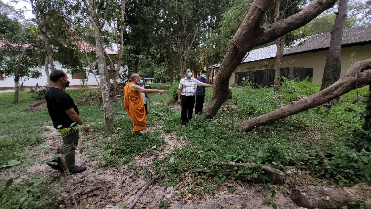 แก๊งตัดไม้พะยูงวัดเหิม ถูกชาวบ้านปิดล้อม ยิงปืนเปิดทางหนี