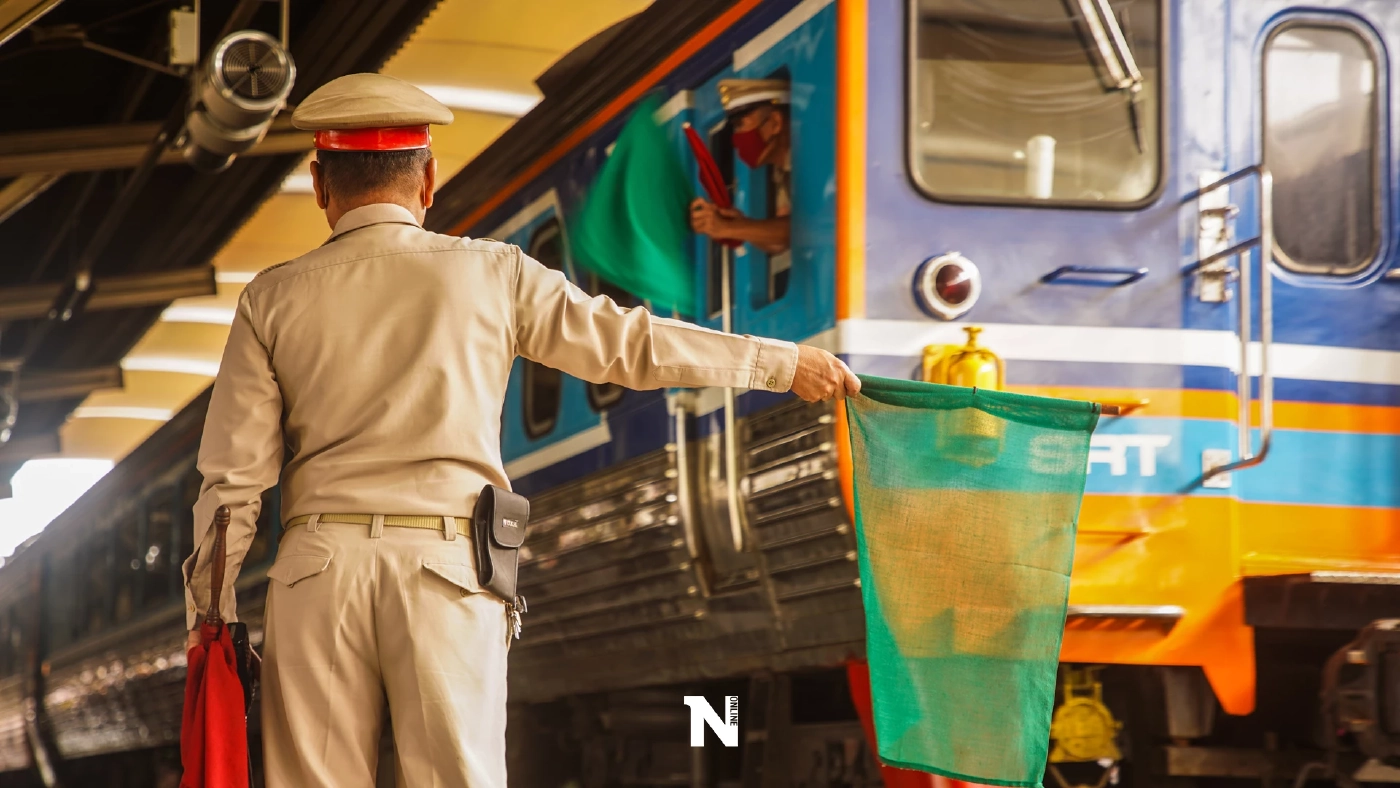 “ศักดิ์สยาม” สั่ง รฟท. ทบทวนแผนเดินรถไฟเข้า "หัวลำโพง" เหลือ 22 ขบวน