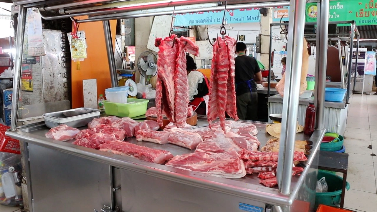 เขียงหมูขอนแก่นเริ่มปรับราคาเนื้อหมูขึ้นตามราคาหมูหน้าฟาร์ม