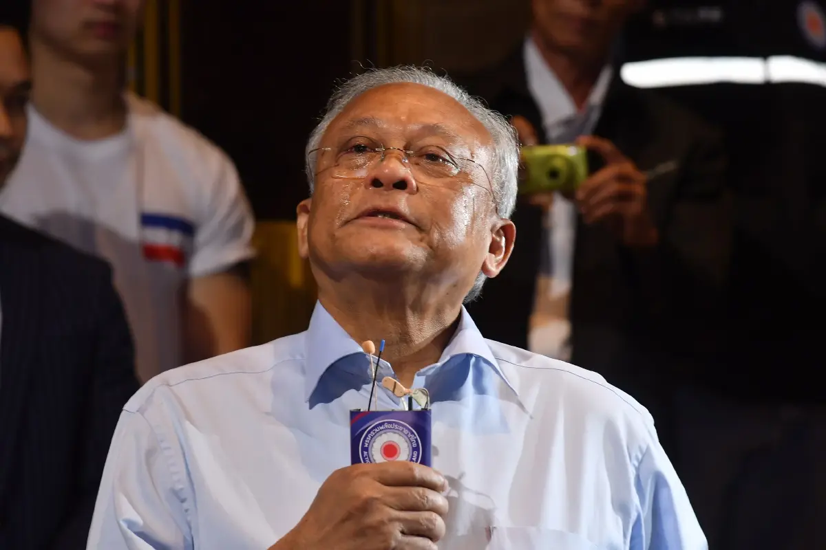 นายสุเทพ เทือกสุบรรณ อดีตรองนายกรัฐมนตรี สมัยรัฐบาลนายอภิสิทธิ์ เวชชาชีวะ