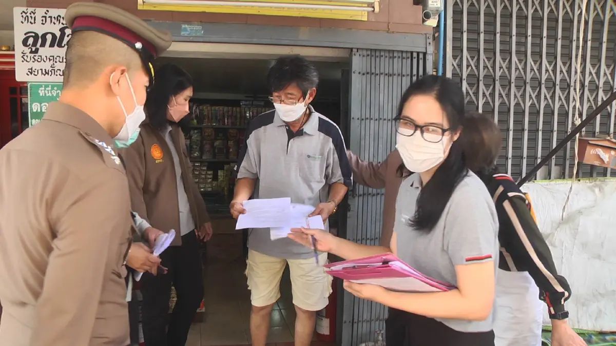 ลำปางคุมเข้ม ร้านค้าประทัด ดอกไม้เพลิง ช่วงลอยกระทง