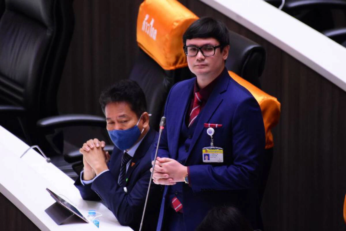 "รังสิมันต์ โรม"โพสต์พรรคก้าวไกลถูกฟ้อง เรียก100 ล้าน