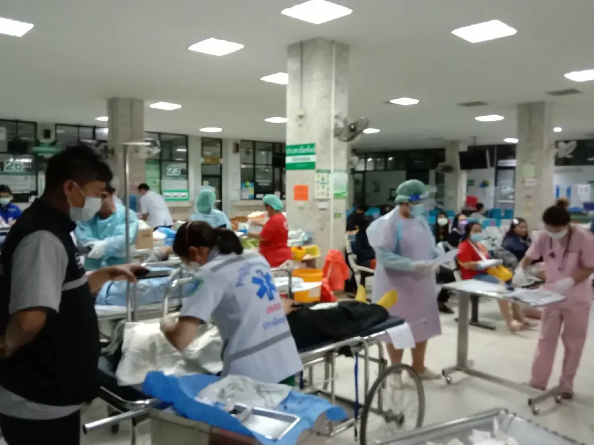 รถทัวร์สายมุกดาหาร-ระยอง พลิกคว่ำ หวิดดับทั้งคัน