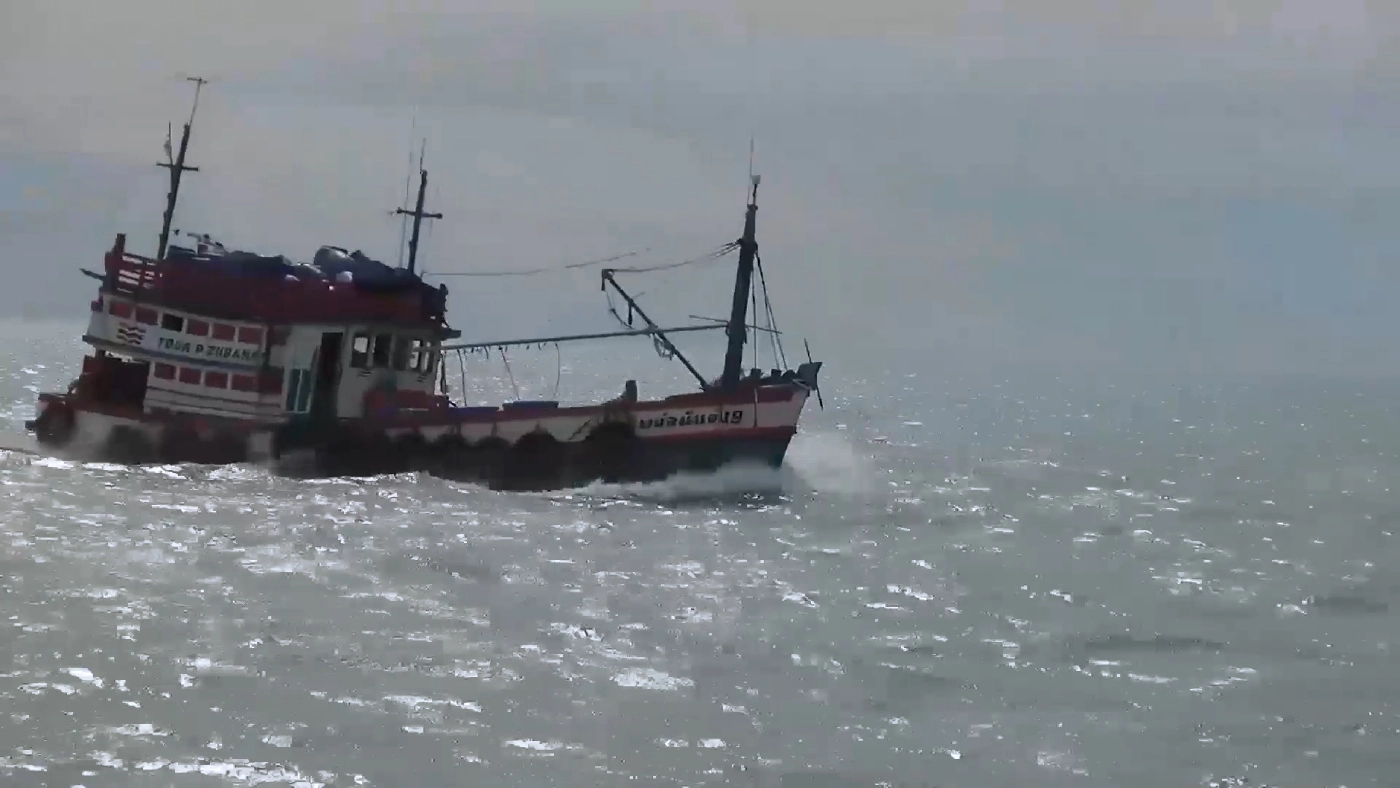 เรือประมงกลับเข้าฝั่ง หลบคลื่นลมแรง 9-13 พ.ย.