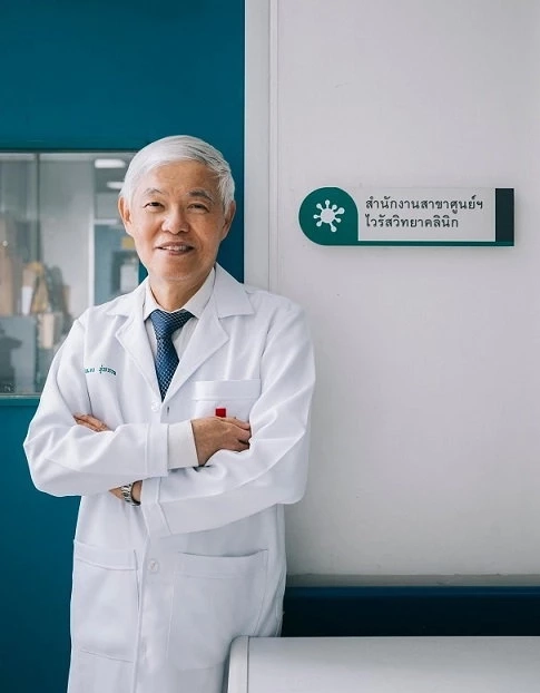 อย่าหลงเชื่อ! ฉีดวัคซีนโควิดเลือดดำรักษาผู้ป่วยไม่ได้ หมอยงชี้บริจาคได้