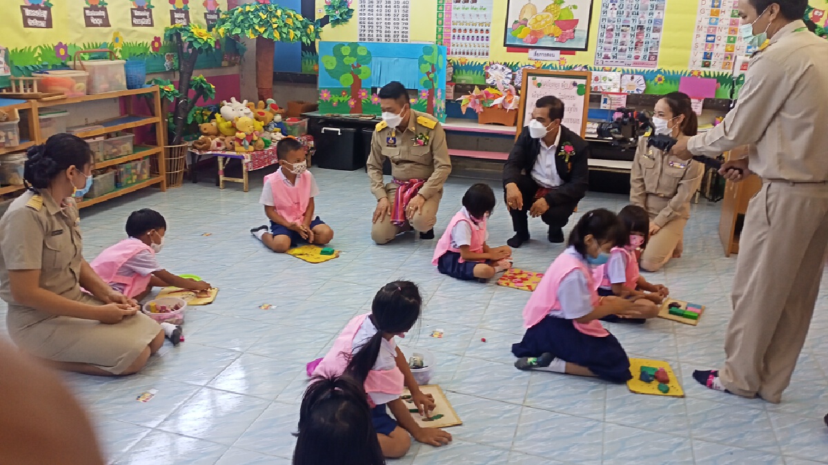 ที่ปรึกษา รมว.ศึกษาธิการตรวจเยี่ยมเปิดโรงเรียนวันแรก