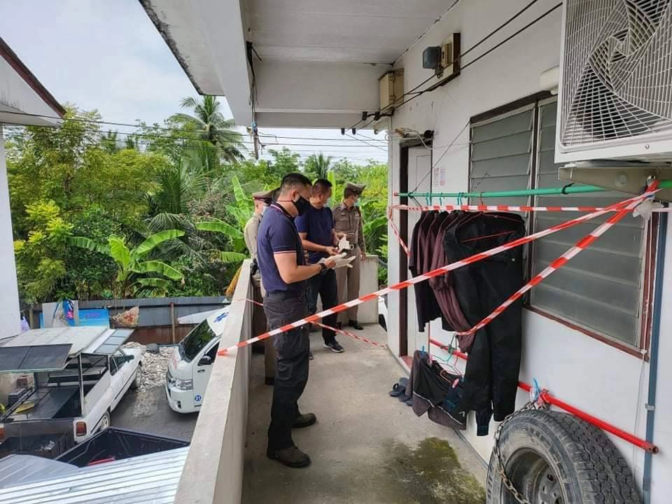 น้องชายคลั่งชักปืนยิงพี่ชายดับ ก่อนยิงตัวตายตาม 