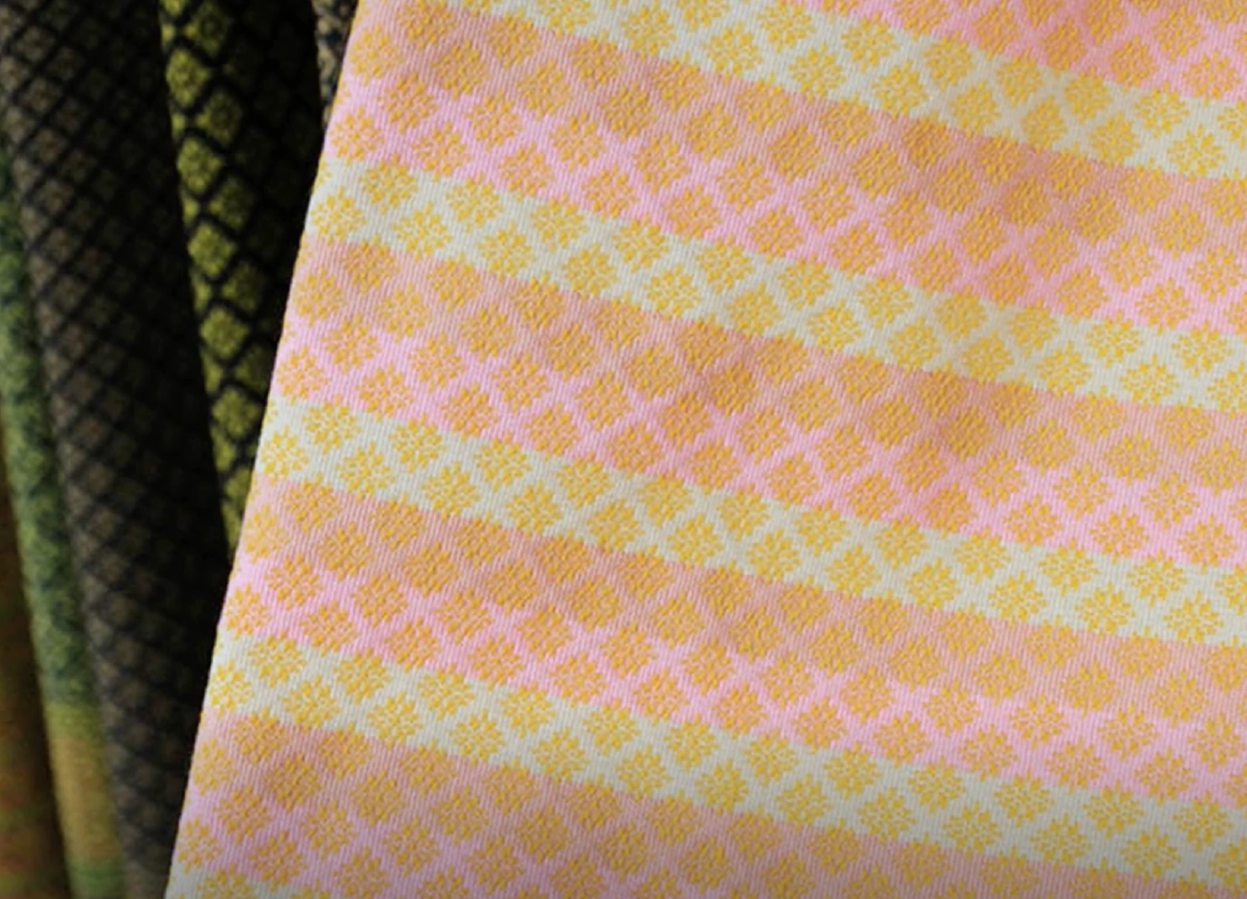 "​กรมทรัพย์สินทางปัญญา" ชื่นชมผ้าไหมชุด Lisa ดันสู่เวทีสากล