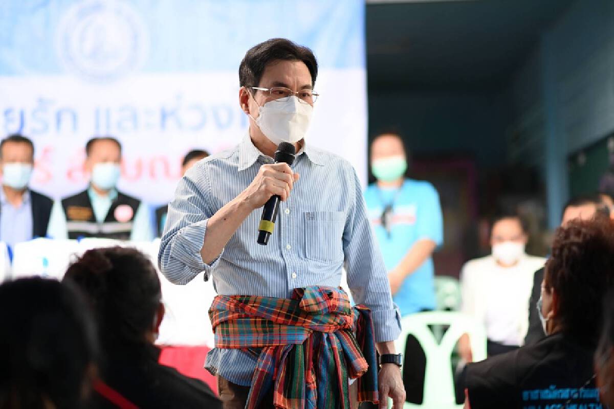 จุรินทร์ ลักษณวิศิษฏ์ หัวหน้าพรรคประชาธิปัตย์ ในฐานะรองนายกรัฐมนตรีและรมว.พาณิชย์