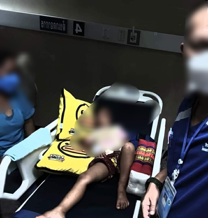 เด็ก 2 ขวบเล่นลำพัง โดนปลั๊กไฟชำรุดช็อต หวิดดับ