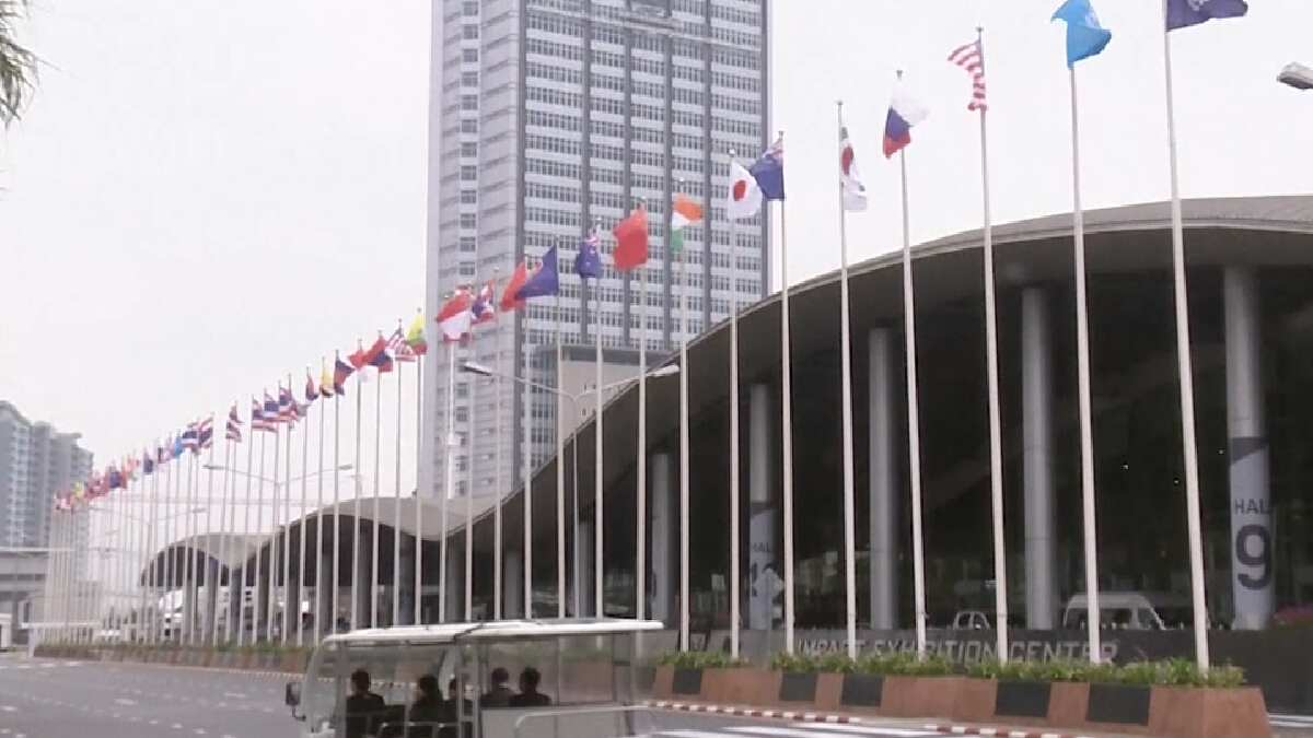 ไทยเป็นเจ้าภาพประชุม APEC แต่เศรษฐกิจไทยไปทางไหนต่อ ( คลิป )