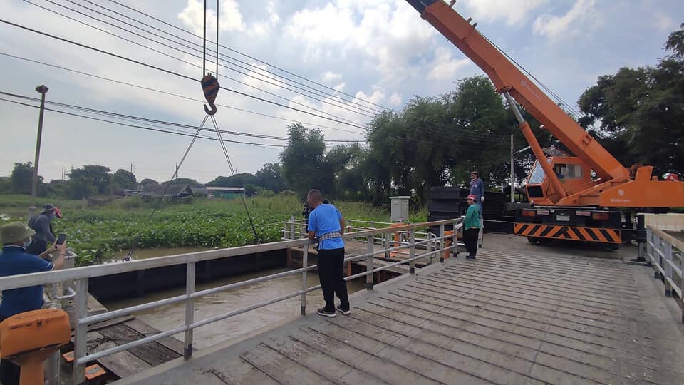 กรมชลฯ ปิดกั้นประตูเรือผักไห่สำเร็จ ช่วยลดปริมาณน้ำ