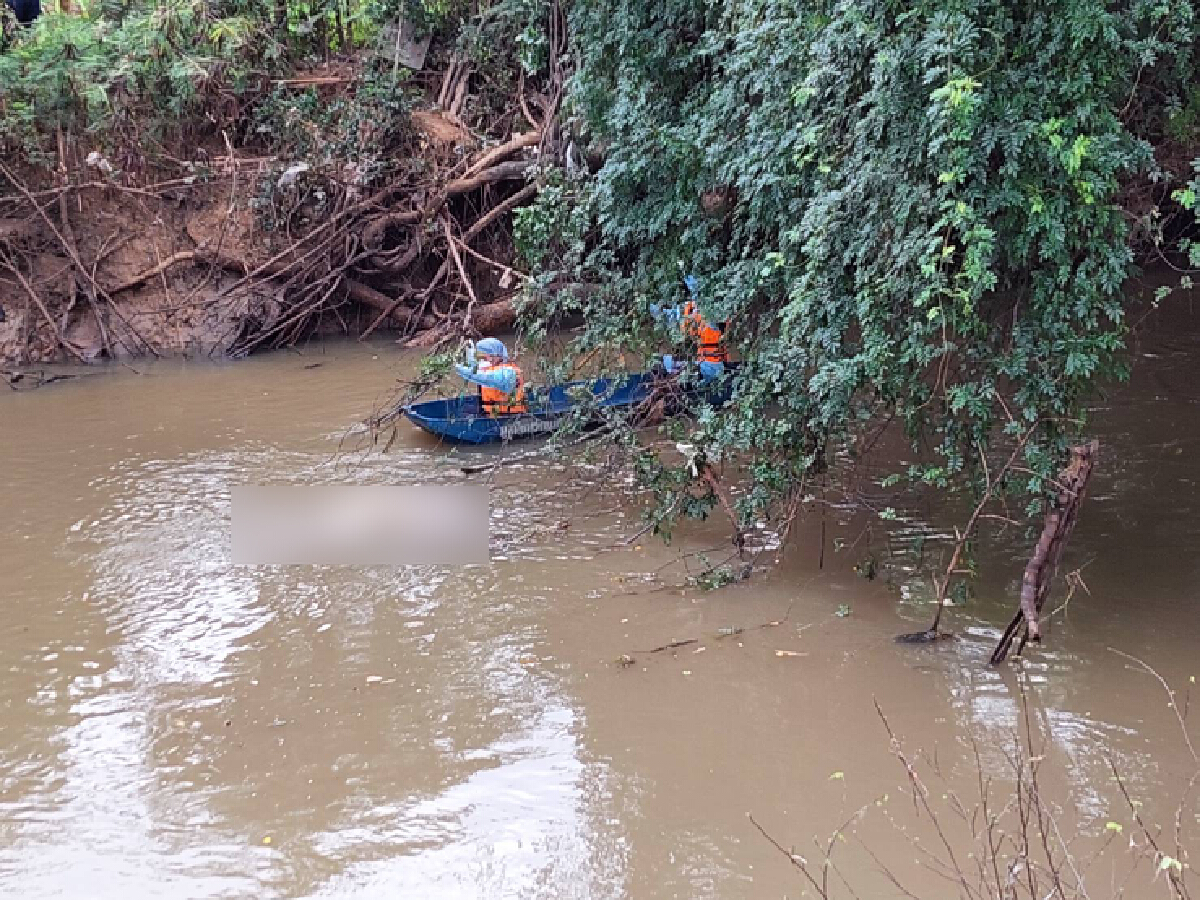 ผงะ ตัวเงินตัวทองรุมทึ้งศพชายกระโดดน้ำสูญหายต่อหน้าสาวอุดร