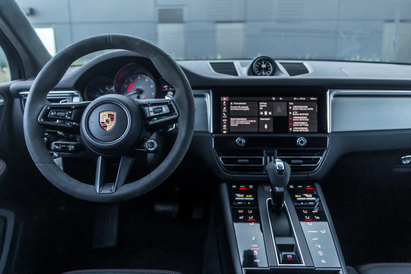 Porsche Macan 2022 ใหม่ ปรับโฉม เพิ่มขุมกำลัง..แรงยิ่งขึ้น