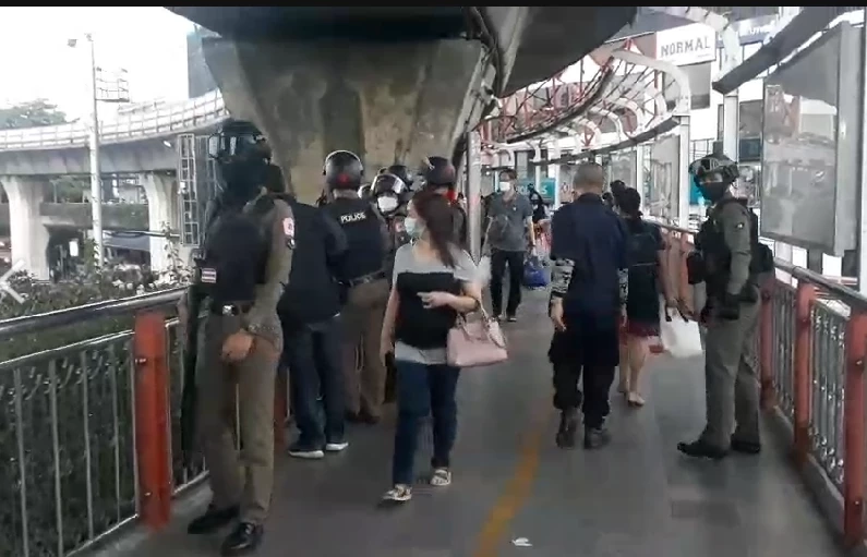 มาตามนัดแต่กร่อย! ม็อบ 19 พ.ย. รวมตัวอนุสาวรีย์ชัยฯ ขับไล่ลุงออก