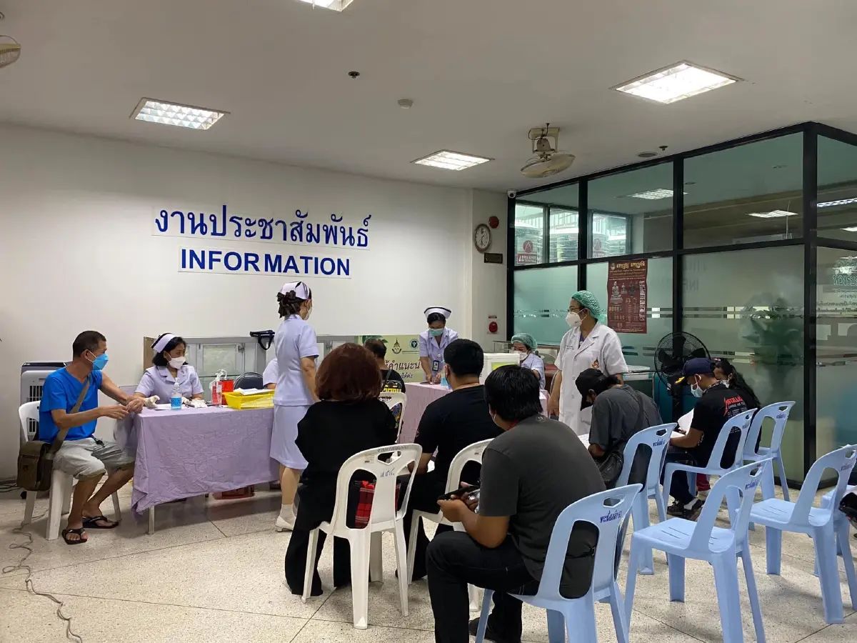 รพ.พระนั่งเกล้า เปิดรับ Walk in ฉีดวัคซีนโควิด-19