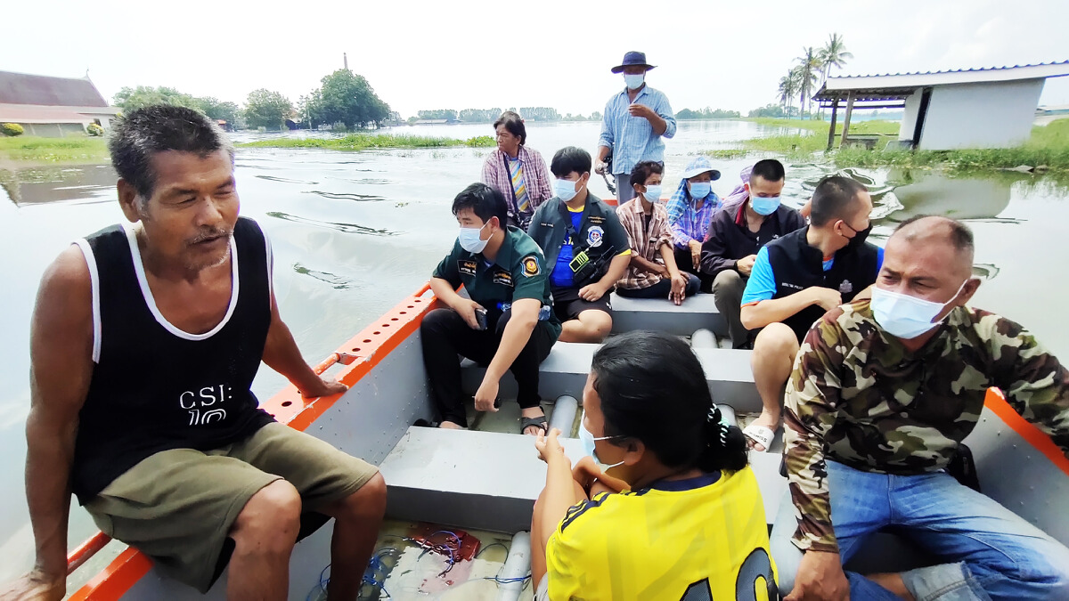 สลดพระว่ายน้ำไม่เป็น ขับเรือบิณฑบาตฝ่าน้ำท่วม ล่มจมน้ำมรณะ