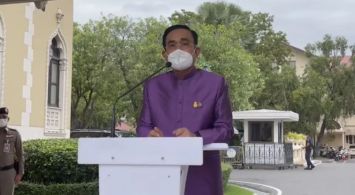 "บิ๊กตู่"ไม่รู้กลุ่ม 4 กุมารตั้งพรรค ยันยังอยู่กับ พปชร.