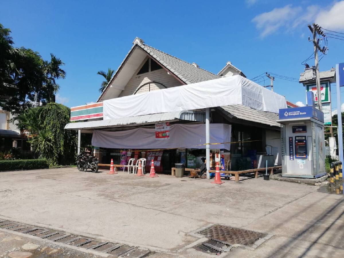 พนักงาน​สาวเล่านาทีระทึก-โจรบุกเดี่ยวเผาร้านสะดวก​ซื้อ​