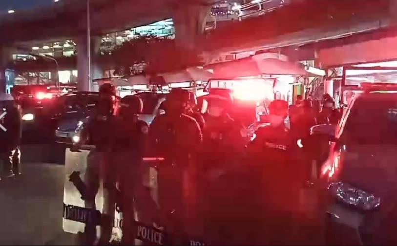 มาตามนัดแต่กร่อย! ม็อบ 19 พ.ย. รวมตัวอนุสาวรีย์ชัยฯ ขับไล่ลุงออก