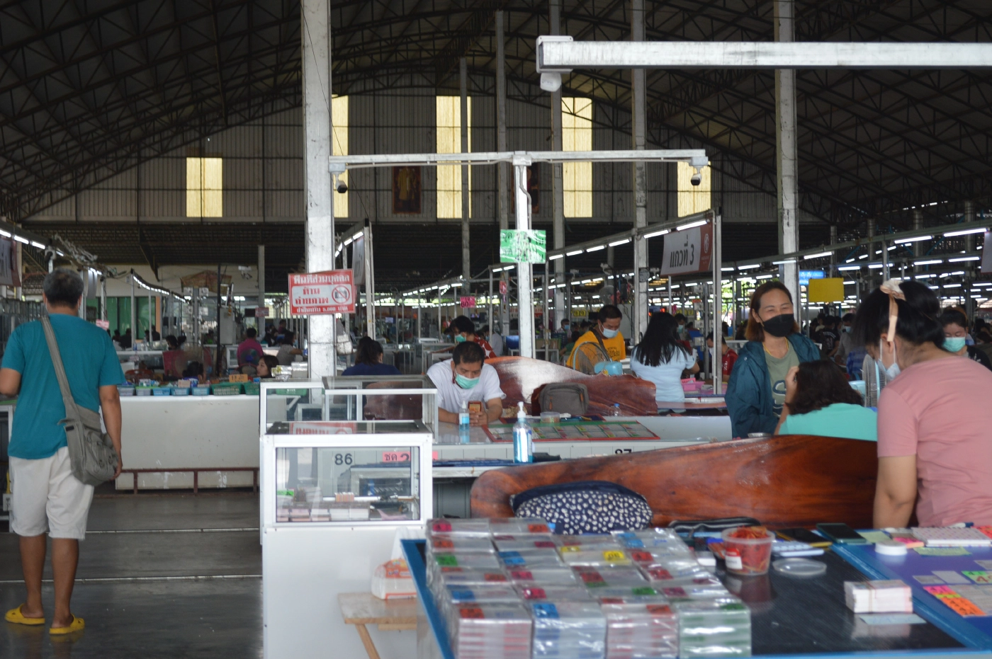 ลอตเตอรี่ราคาแพงขายยกชุด 3 ใบ 400 บาทขาดตัว