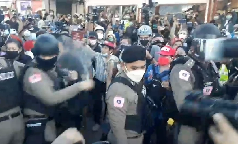 มาตามนัดแต่กร่อย! ม็อบ 19 พ.ย. รวมตัวอนุสาวรีย์ชัยฯ ขับไล่ลุงออก