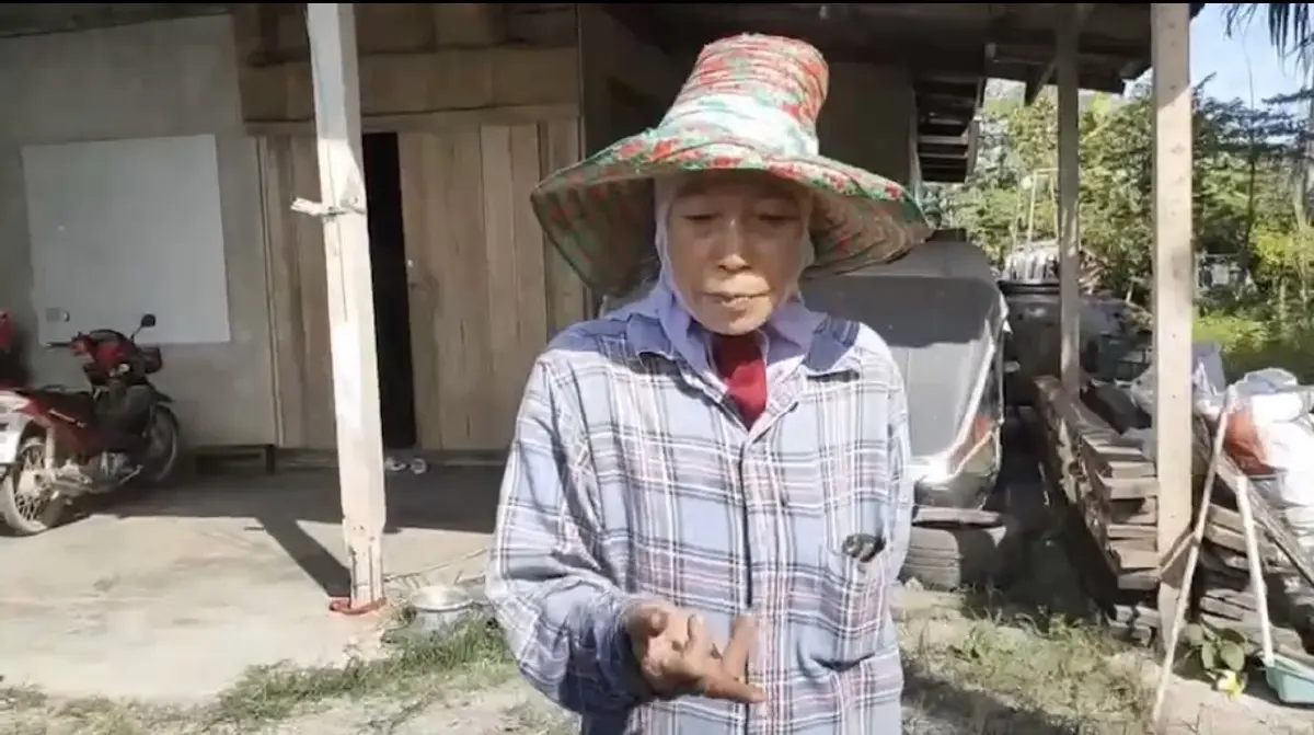 อึ้ง! ดญ.วัย 12 ปีกินนอนอยู่กับศพแม่ 4 วันไม่รู้ว่าตาย