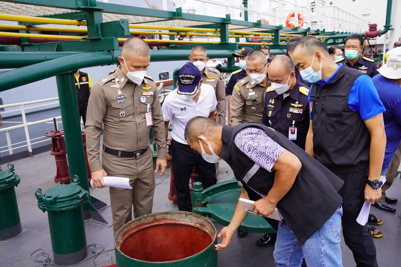 แฉขบวนการ"น้ำมันเถื่อนข้ามชาติ" โยงนักการเมือง