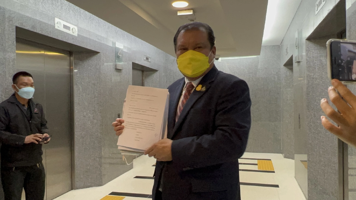 นายสนธิญา สวัสดี อดีตที่ปรึกษา กมธ.กฎหมายฯ