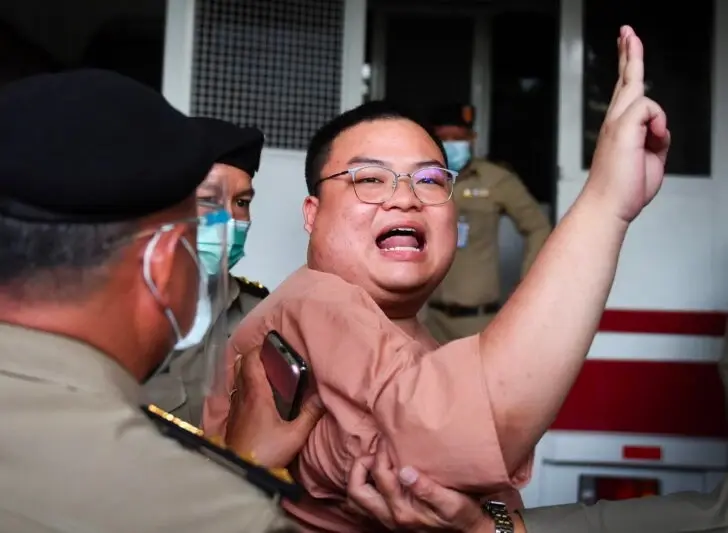 พริษฐ์ ชิวารักษ์	