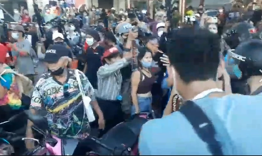 มาตามนัดแต่กร่อย! ม็อบ 19 พ.ย. รวมตัวอนุสาวรีย์ชัยฯ ขับไล่ลุงออก