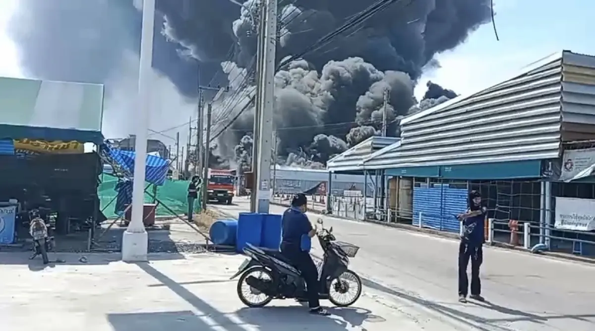 ยังไม่สามารถคุมเพลิงได้ มีการสั่งอพยพคนในรัศมี 1 กม.หนีไฟไหม้