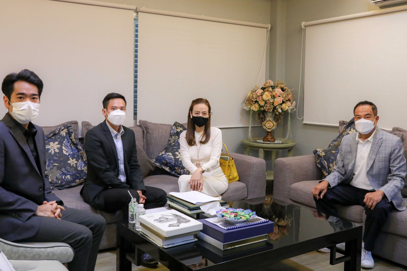 ส.บอล-มาดามแป้ง เร่งหารือโปรแกรมไทยลีกเหตุชนซีเกมส์