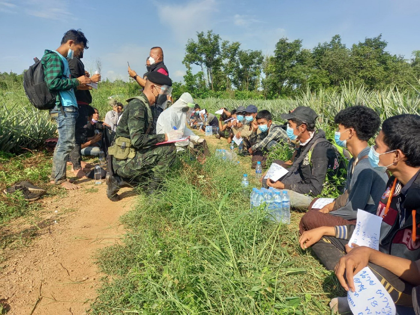 แรงงานเมียนมาทะลักชายแดนไทรโยค รวบอีก 97 ราย เป้าหมายหางานทำ