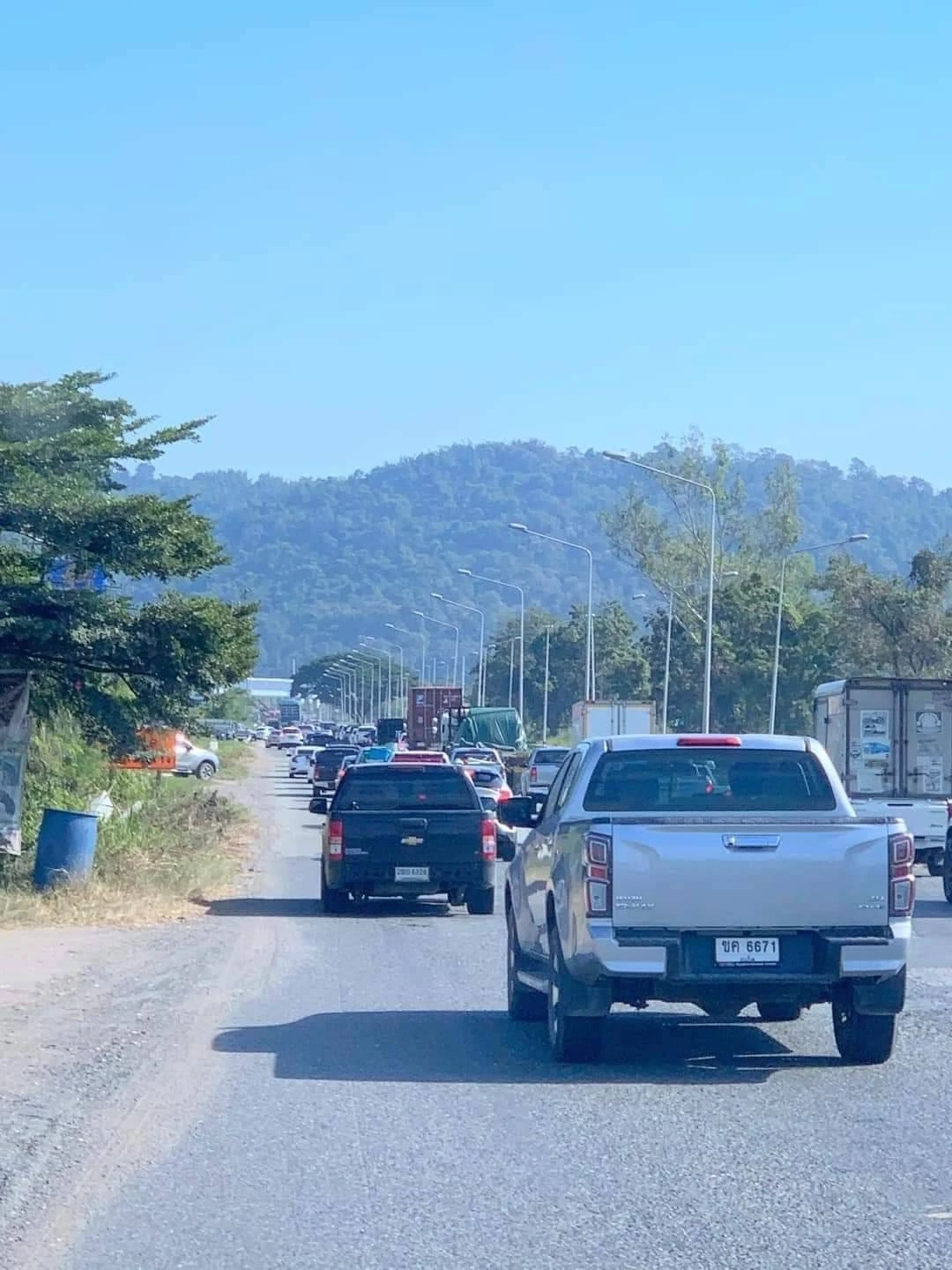 สายอีสานรถติดสนั่น ประชาชนแห่เดินทางกลับบ้านไปเลือกตั้ง อบต.