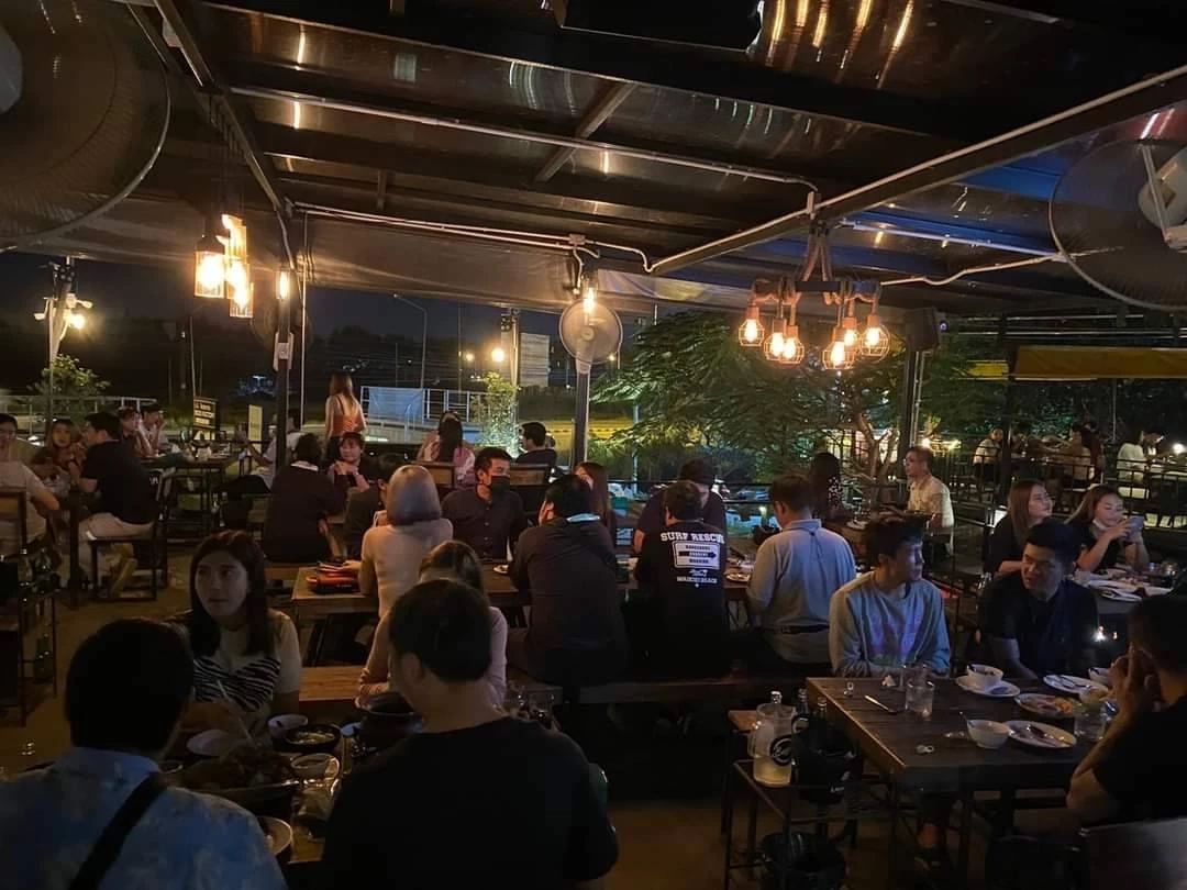 ตำรวจภูธรภาค 5 คุมเข้มต่อเนื่องสถานบริการเพื่อป้องกันการระบาดของโควิด-19