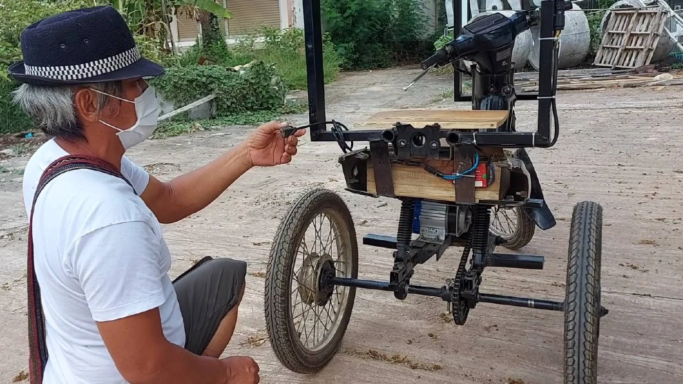 ไอเดียเก๋ หนุ่มสุโขทัย ผลิตรถไฟฟ้าโซลาร์เซลล์-ไม่ง้อน้ำมันแพง