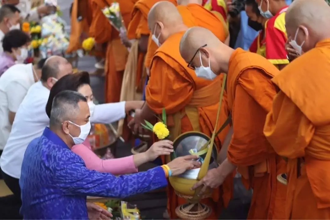 "สุโขทัย"เริ่มแล้วประเพณีลอยกระทง เผาเทียน เล่นไฟ วิถีใหม่