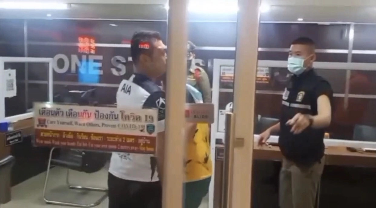 กลุ่มวัยรุ่นพัทยานัดเคลียร์ปัญหาหัวใจไม่ลงตัว เปิดศึกต่อยกันเดือด