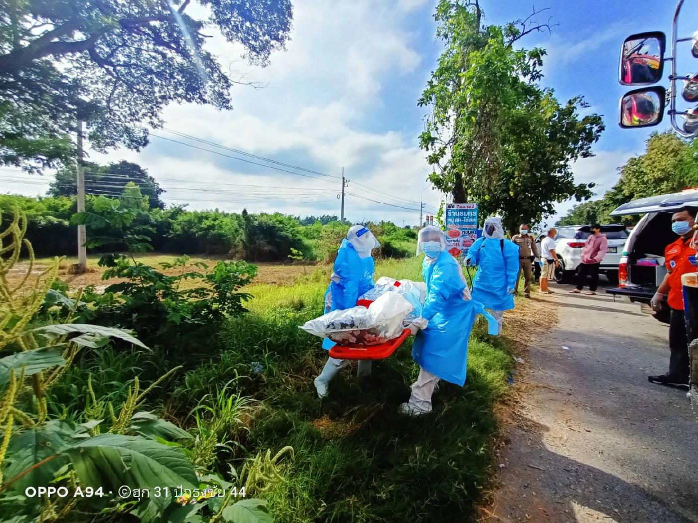 สลดหนุ่มผูกคอตายคารถบรรทุกริมถนน คาดเกิดจากภาระหนี้สิน