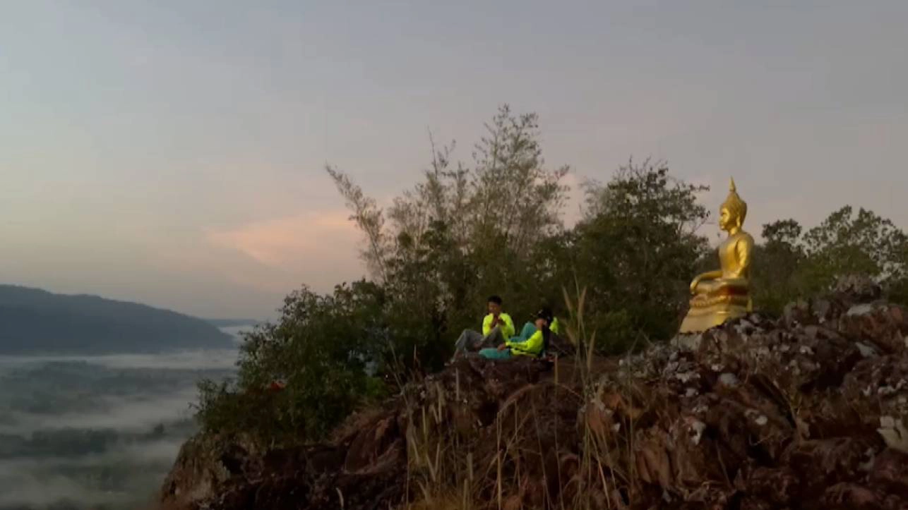 พาชมทะเลหมอกนครชุมบน"ยอดเขาโปกโล้น"