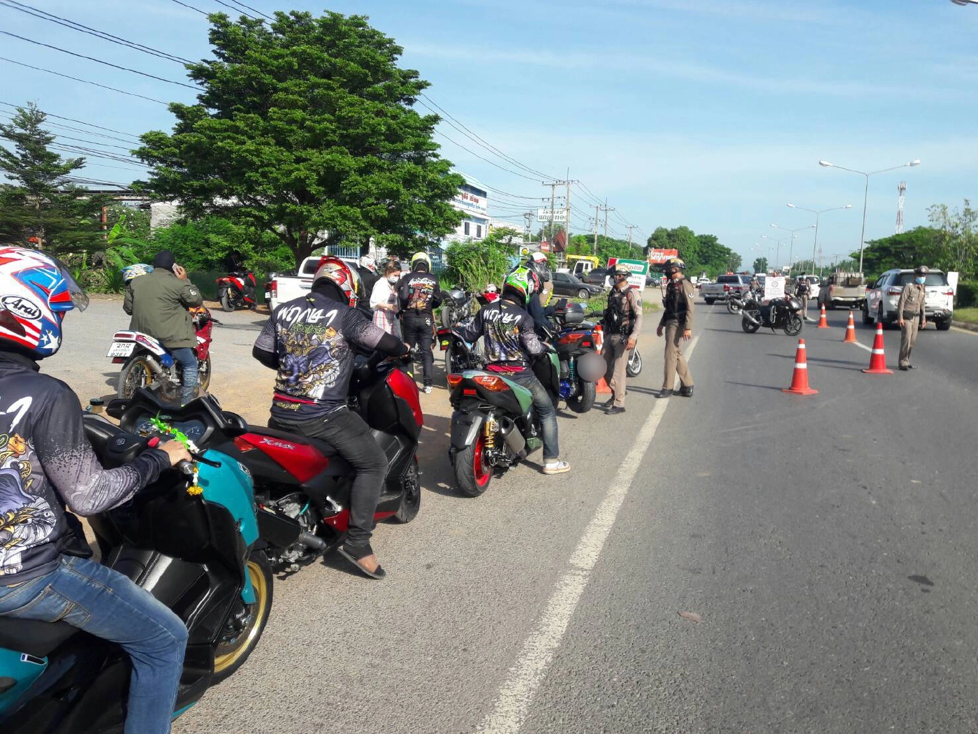 รวบยกแก๊ง "ทริป น้ำไม่อาบ" เกือบ 500 คน ผิดกม.อื้อ ยึดรถ 67 คัน